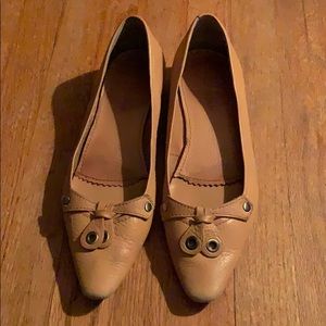 Enzo Angiolini leather upper tan Pointy flats